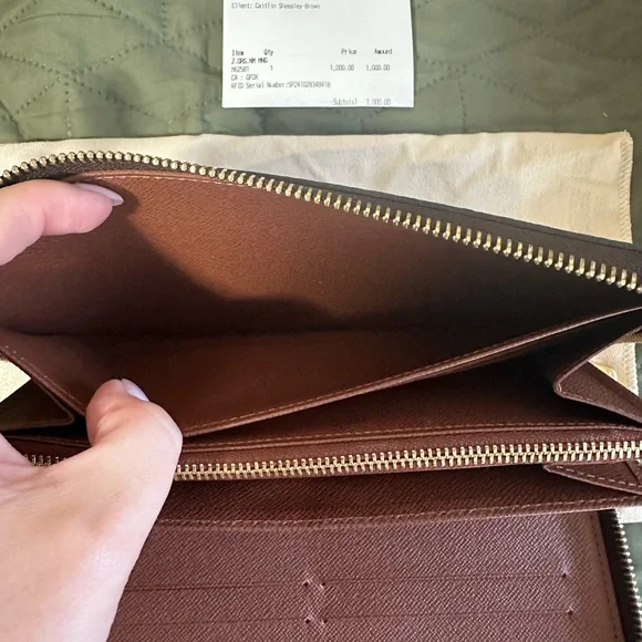 Louis Vuitton Monogram Zippy Organizer Wallet - Picture 10 of 15